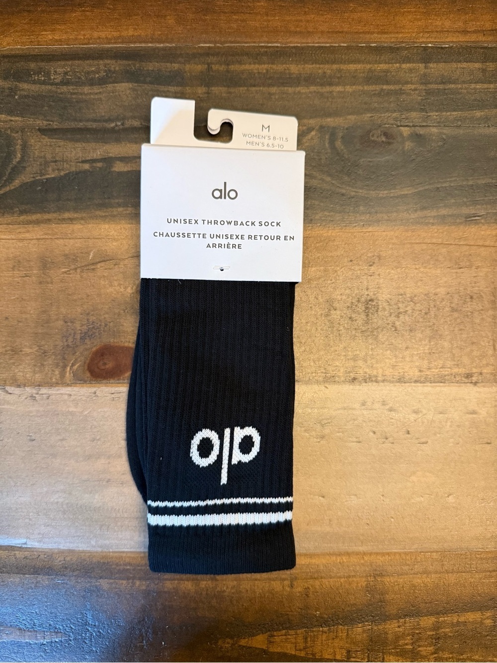 alo M Throwback Black/White Logo Unisex Adults Crew Socks 1 Pair